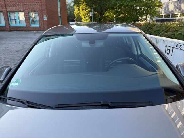 Fahrzeugabbildung Volkswagen Golf Comfortline DSG Veigl Compact 2 Commander