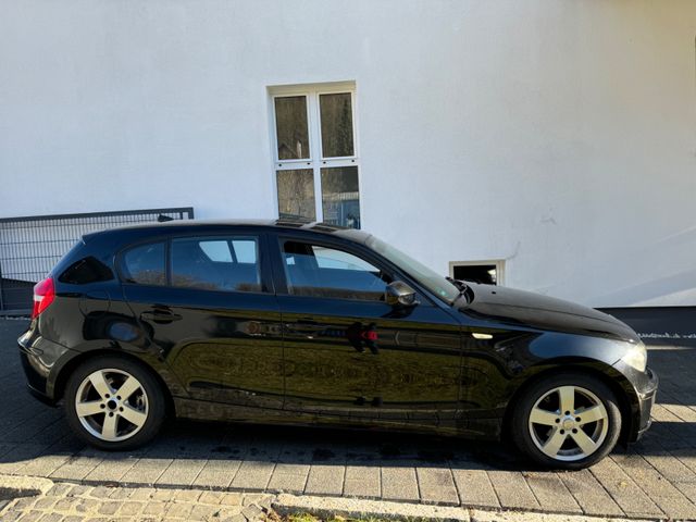 BMW 118d Edition Lifestyle   1.HAND