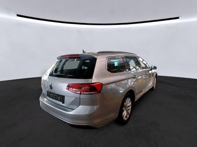 Volkswagen Passat Variant - Bild 2