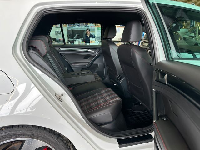 Volkswagen Golf VII Lim. GTI BMT *BiXenon*Navi*ACC*Kamera*