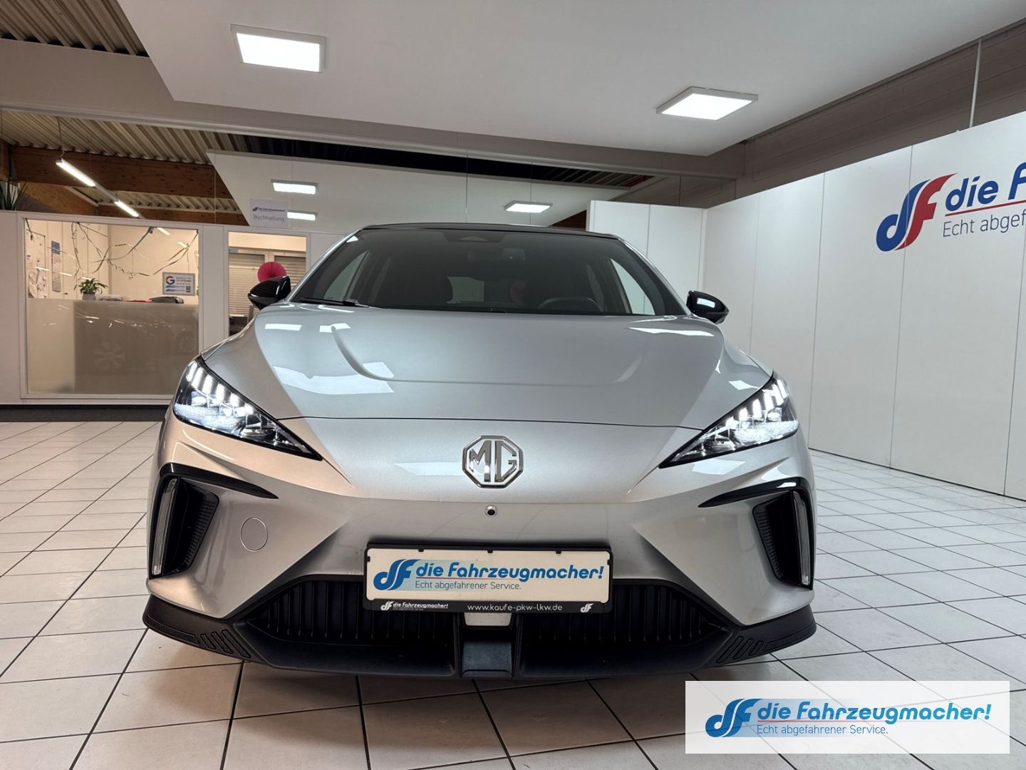 Fahrzeugabbildung MG MG4 Luxury Digitales Cockpit 360 Kamera LED ACC