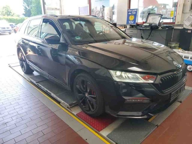 Octavia Combi RS iV 1.4 eTSI MATRIX+NAV+PANO+HUD