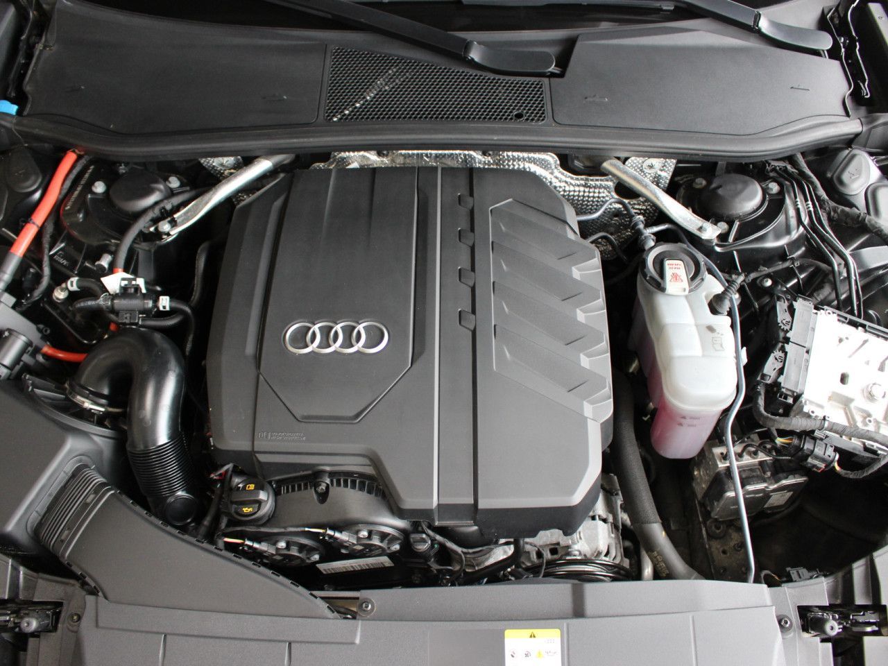 Fahrzeugabbildung Audi A6 Avant 45 TFSI design Leder/LED/ACC/RFK