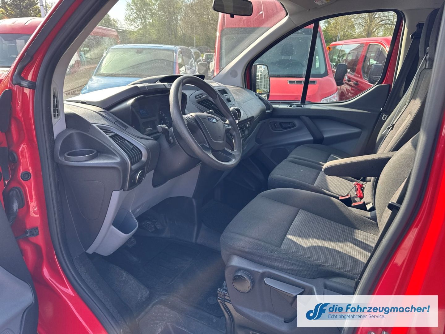 Fahrzeugabbildung Ford Transit Custom Kombi 300 L1 2.2 TDCi *1593 Expor