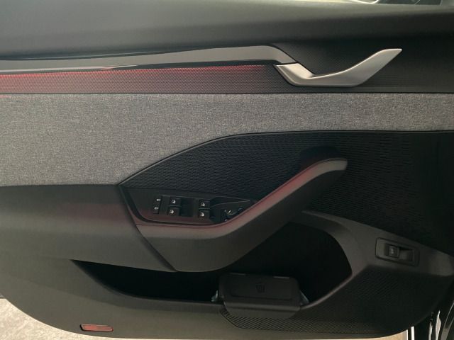 Octavia IV Combi Selection 2.0 TDI DSG Facelift