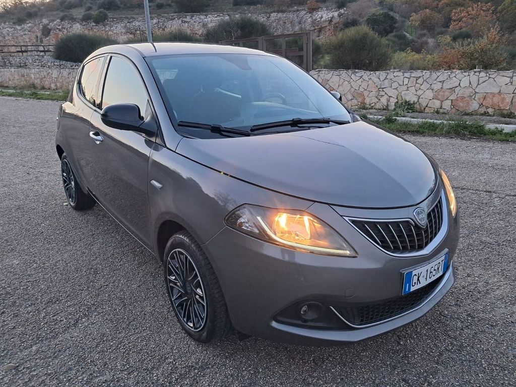 Lancia Ypsilon