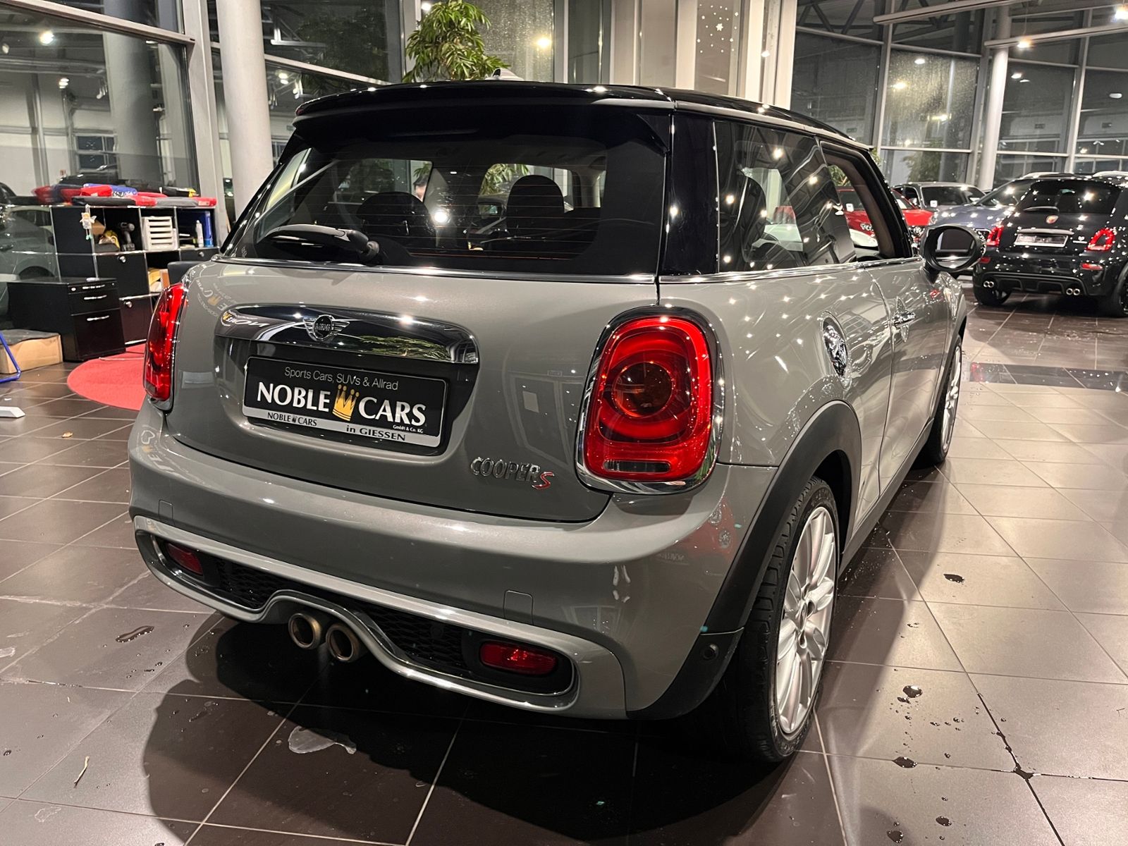 Fahrzeugabbildung MINI Cooper S Pepper KLIMA LED SHZ PDC 17"