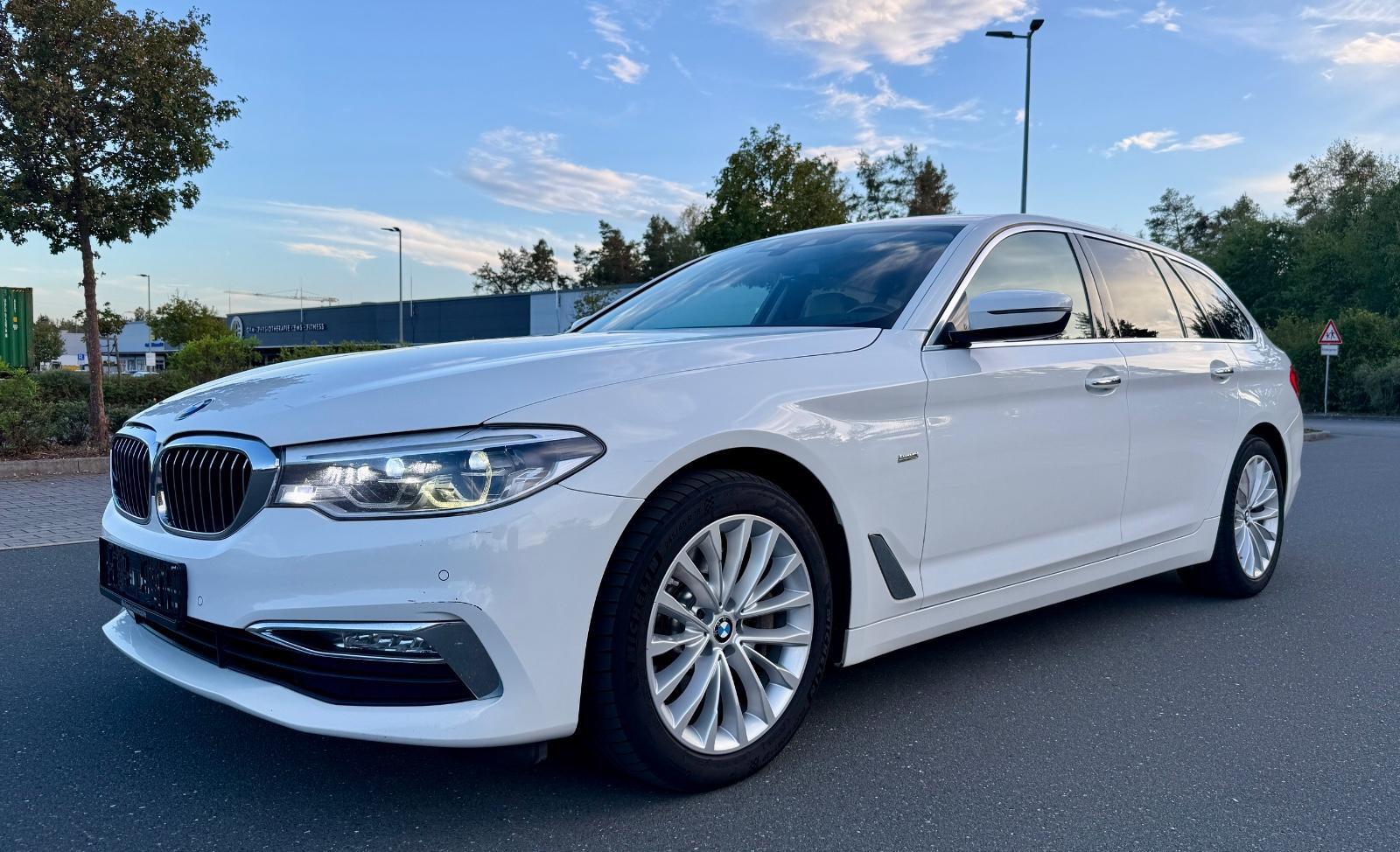 BMW 530d xDrive Luxury Line Klima-Komfortsitze AHK