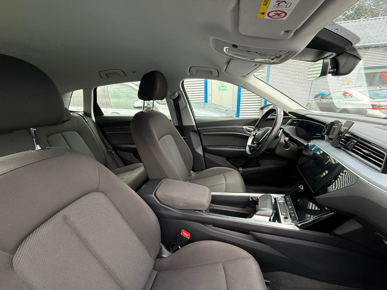 Fahrzeugabbildung Audi e-tron 50 quattro 71 KWH, LED, Navi, SOH 90,7%