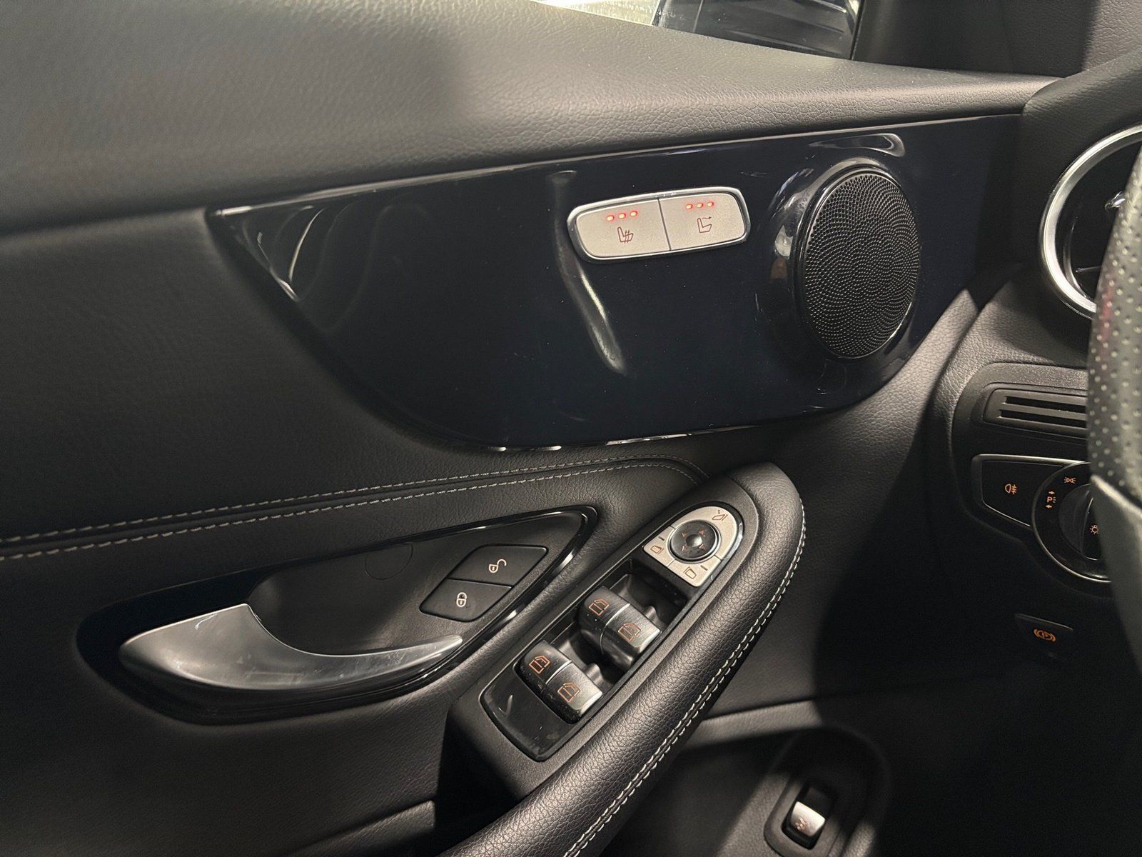 Fahrzeugabbildung Mercedes-Benz C 180 Cabriolet*Kamera*Navi*Totw*Aircap*Airscarf