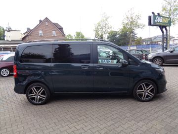 Mercedes V 220 - 5