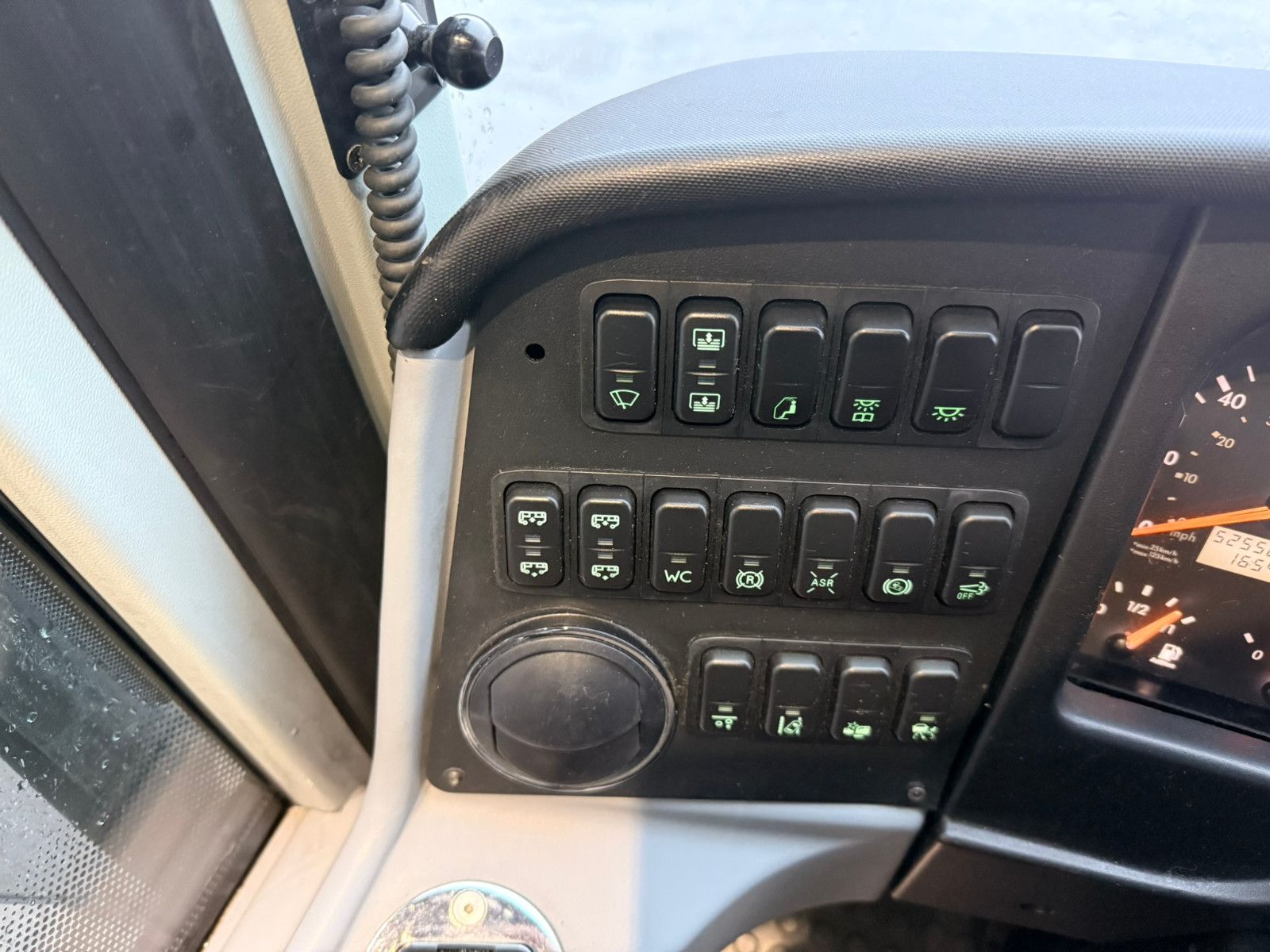 VANHOOL  2017 - Image 12 of 35