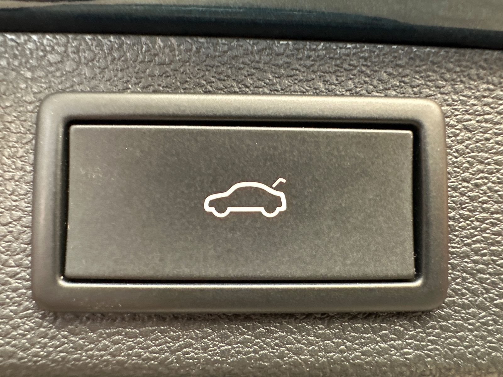 Fahrzeugabbildung SKODA Kodiaq 2.0 TDI DSG Style NAV+LED+PANO+AHK+STHZ