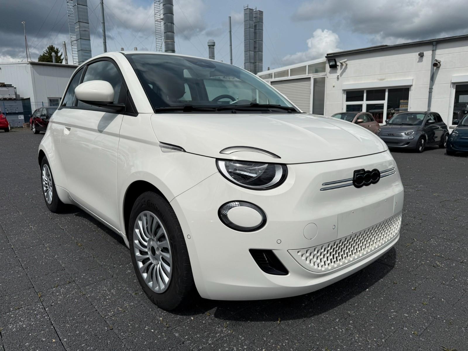 Fiat 500e ACC| Totwinkel | Kamera | Sitzhzg |PDC| JBL