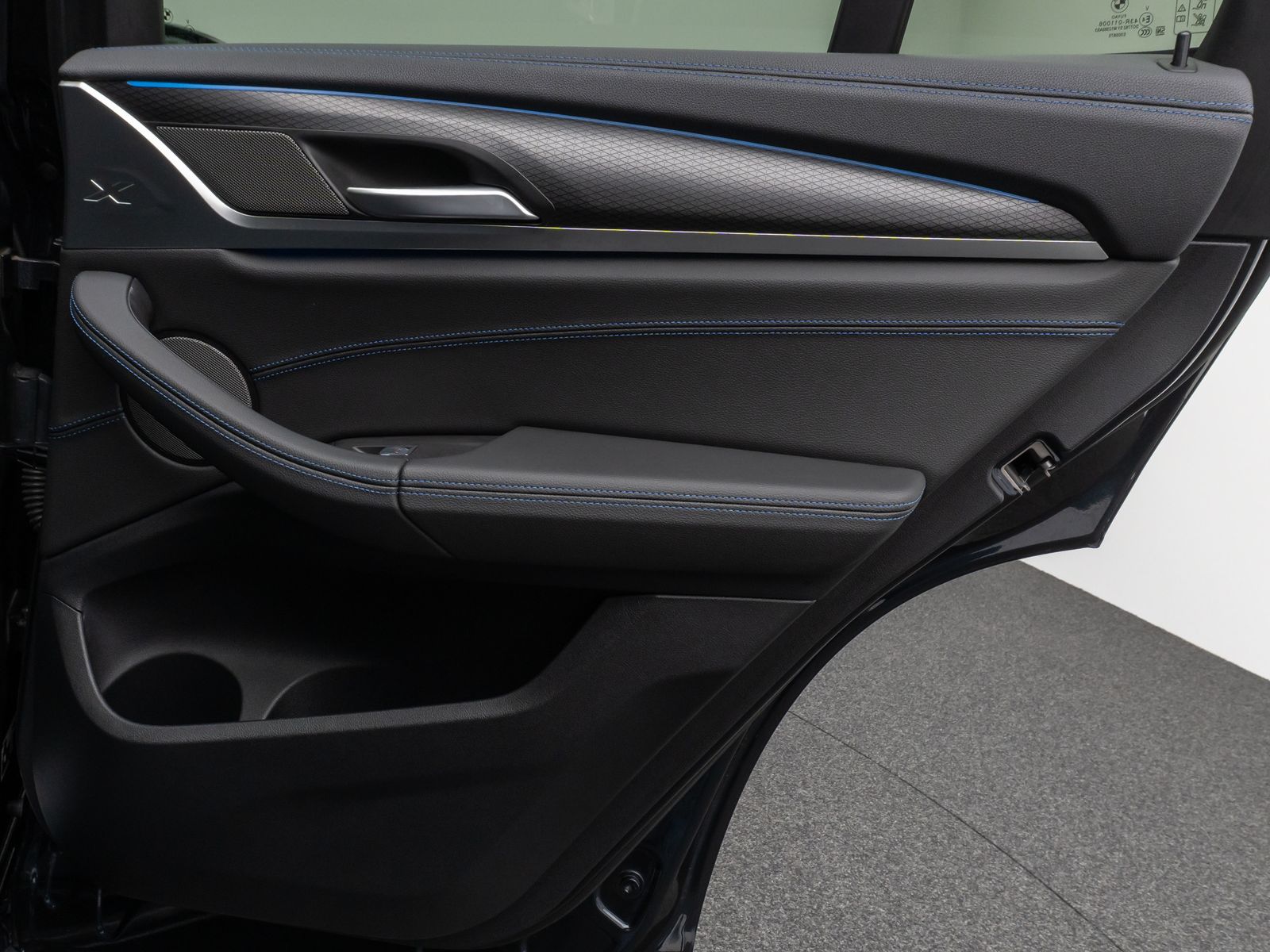 Fahrzeugabbildung BMW iX3 Impressive M Sport Panorama 360°HUD DAB H/K