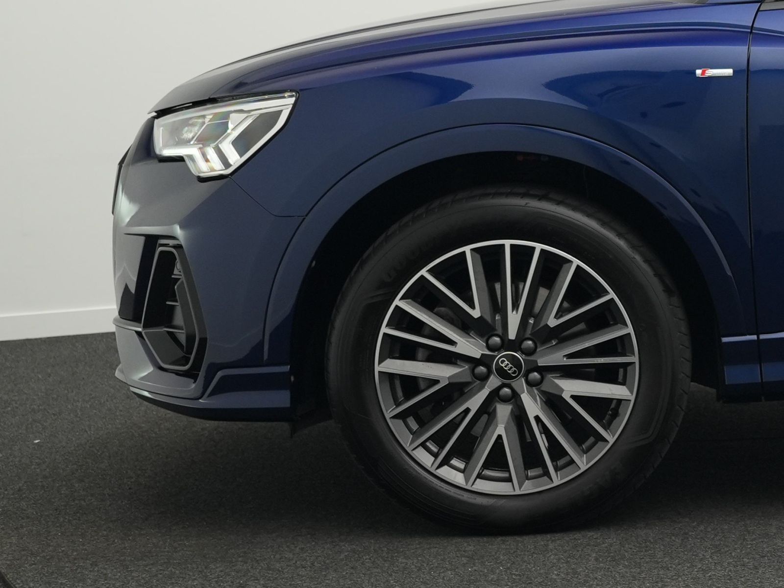 Audi Q3 45 TFSI qu. *2x S line*Opt.schw*AHK*KAM*19"* foto 17