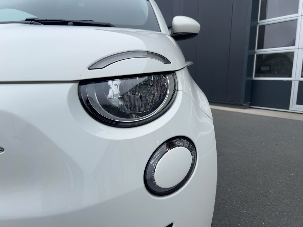 Fahrzeugabbildung Fiat 500e Elektro 42 kwh ALU Apple CarPlay Android Au