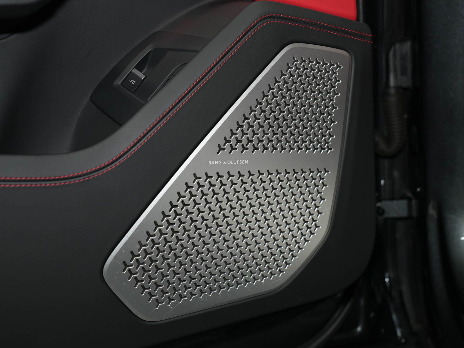 Fahrzeugabbildung Lamborghini Urus - B&O 3D|ADAS|BicolorSportivo|22"|Pano|Mass
