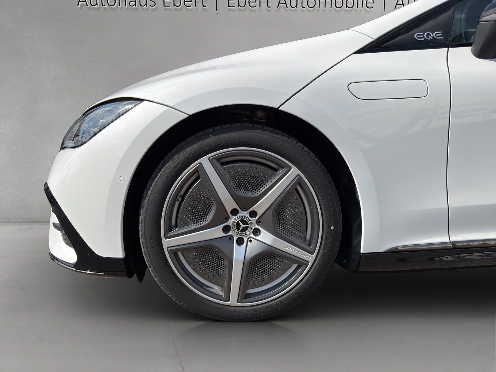 Fahrzeugabbildung Mercedes-Benz EQE350 AMG Prem+ AIRMATIC Sitzklima HAL Memo HUD