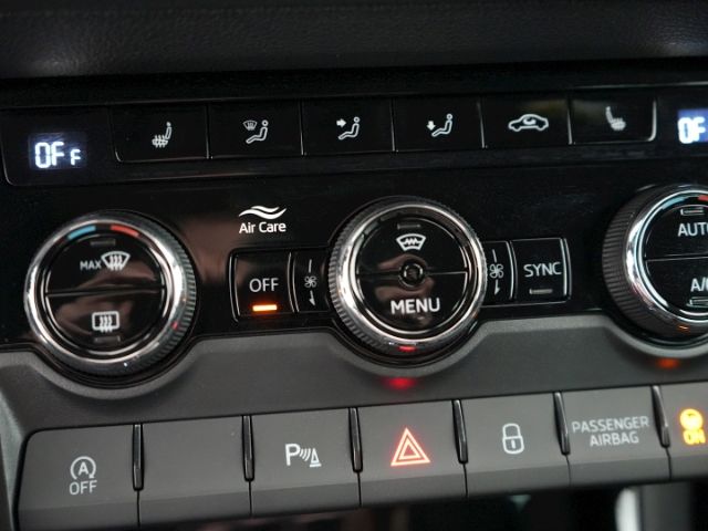 Karoq SPORTLINE TSI DSG 4X4+LED+NAVI+RÜCKFAHRKAM