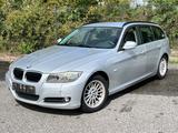 BMW 318 Baureihe 3 Touring 318d 2.0/SHZ/XENON - BMW 318 aus 2010: 318d