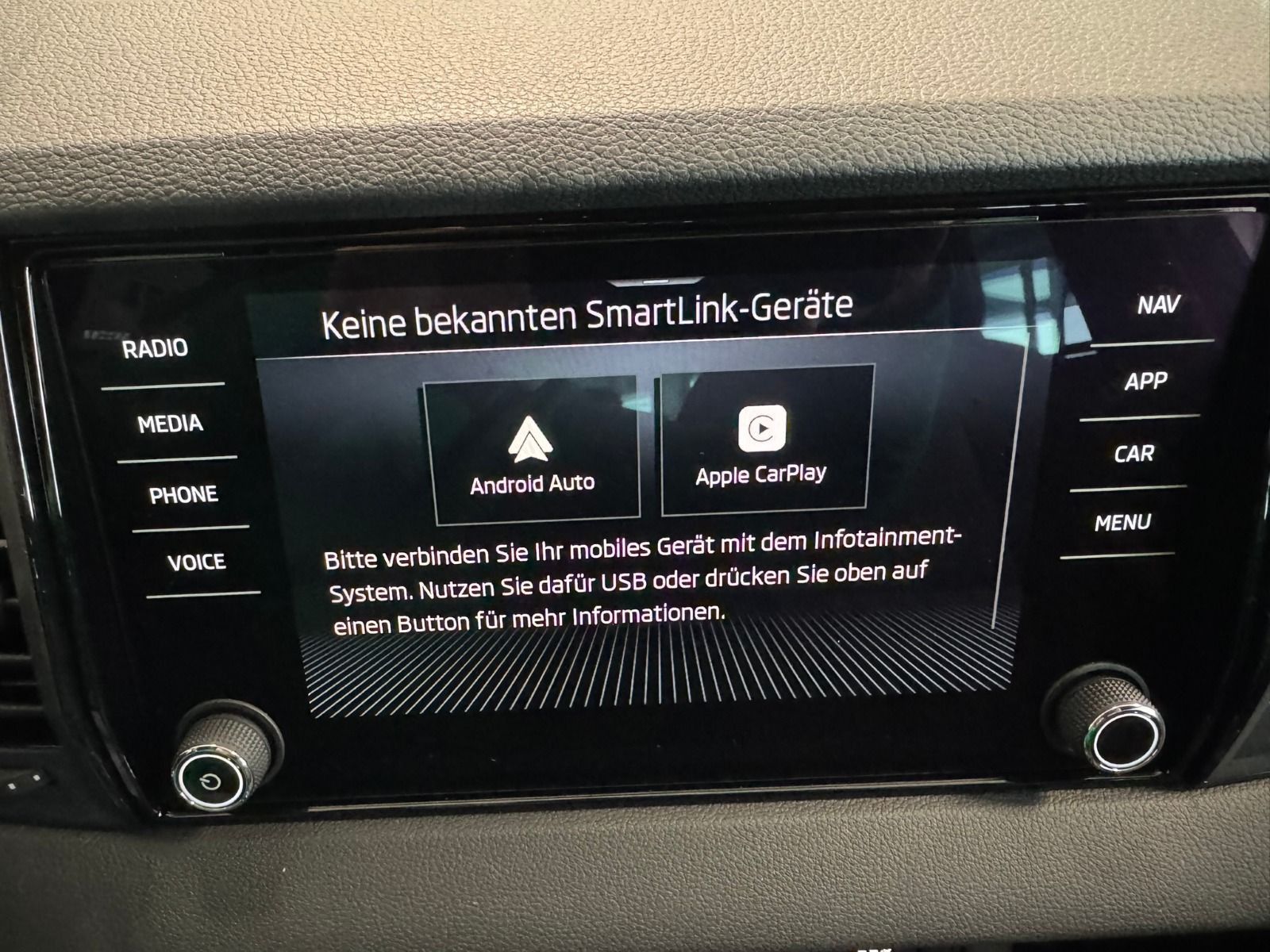 Fahrzeugabbildung SKODA Karoq Sportline 1.5TSI DSG*Matrix*Leder*