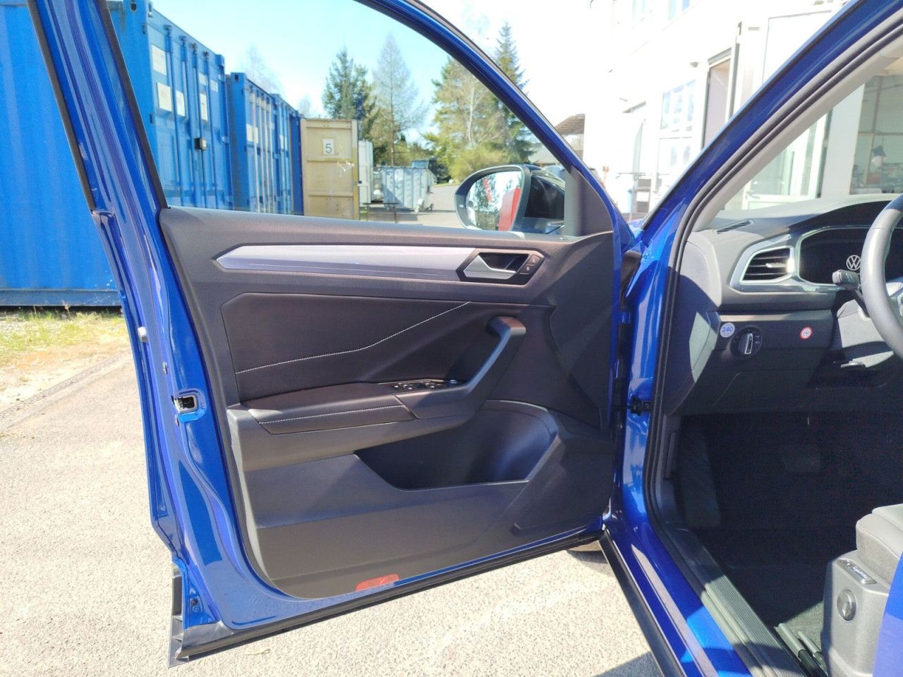 Fahrzeugabbildung Volkswagen T-ROC Style 1.5 TSI 110 kw 7-Gang DSG, AHK, Navi