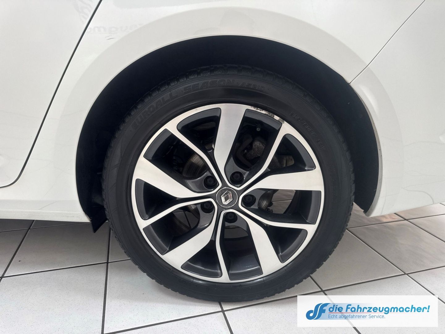 Fahrzeugabbildung Renault Megane IV Grandtour BOSE-Edition 1.2 TCe 130 Ene