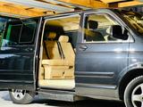 Volkswagen T5 Highline Behindertengerecht-Kassetenlift - gebrauchte Volkswagen T5 aus dem Jahr 2005
