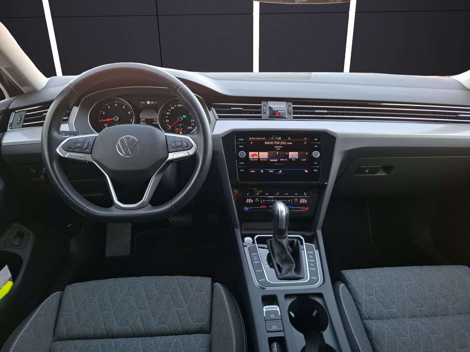 Fahrzeugabbildung Volkswagen Passat Variant TSI Business DSG Matrix Navi ACC