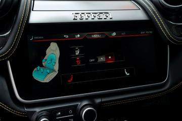صورة مصغرة 42 لـ 2017 Ferrari GTC4LUSSO
