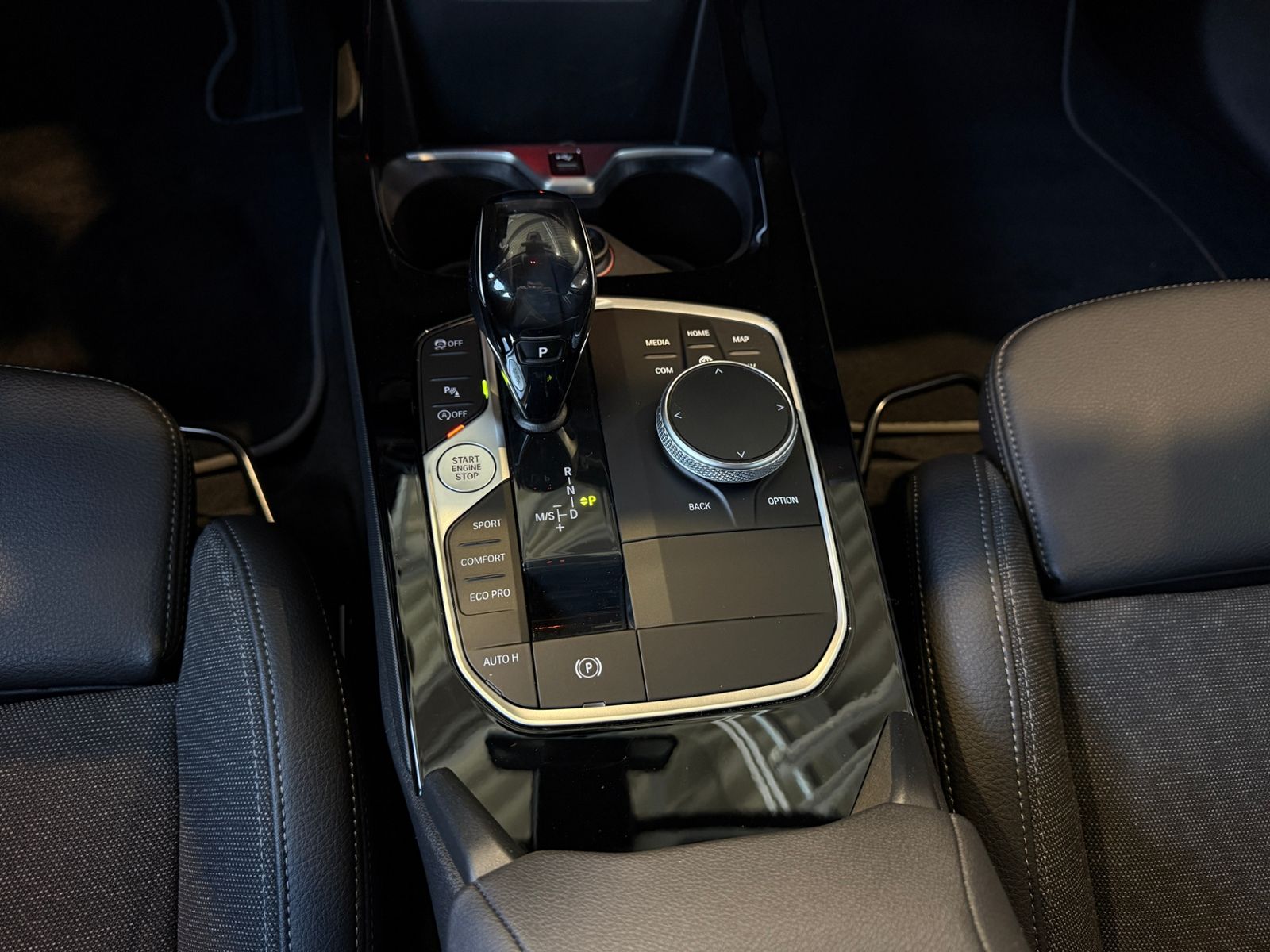 Fahrzeugabbildung BMW 120 i Sport Line LED NAVI ALU
