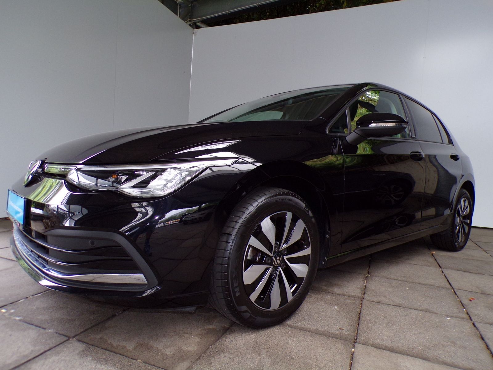 Volkswagen GOLF VIII 1.5 TSI MOVE NAVI LED'S AHK APP foto 4