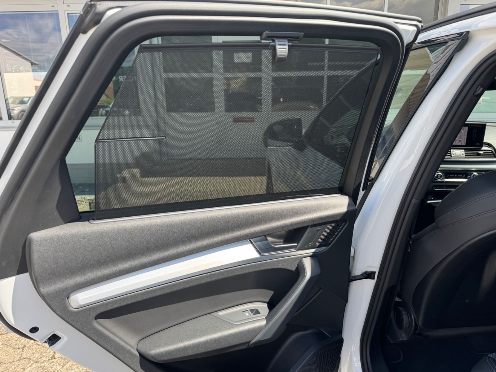 Fahrzeugabbildung Audi Q5 40 TDI quattro S line/LEDER/LED/NAVI/SHZ/ACC/
