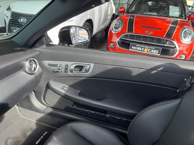 Fahrzeugabbildung Mercedes-Benz SLC 300 AMG Line AIRSCARF MEMORY LED