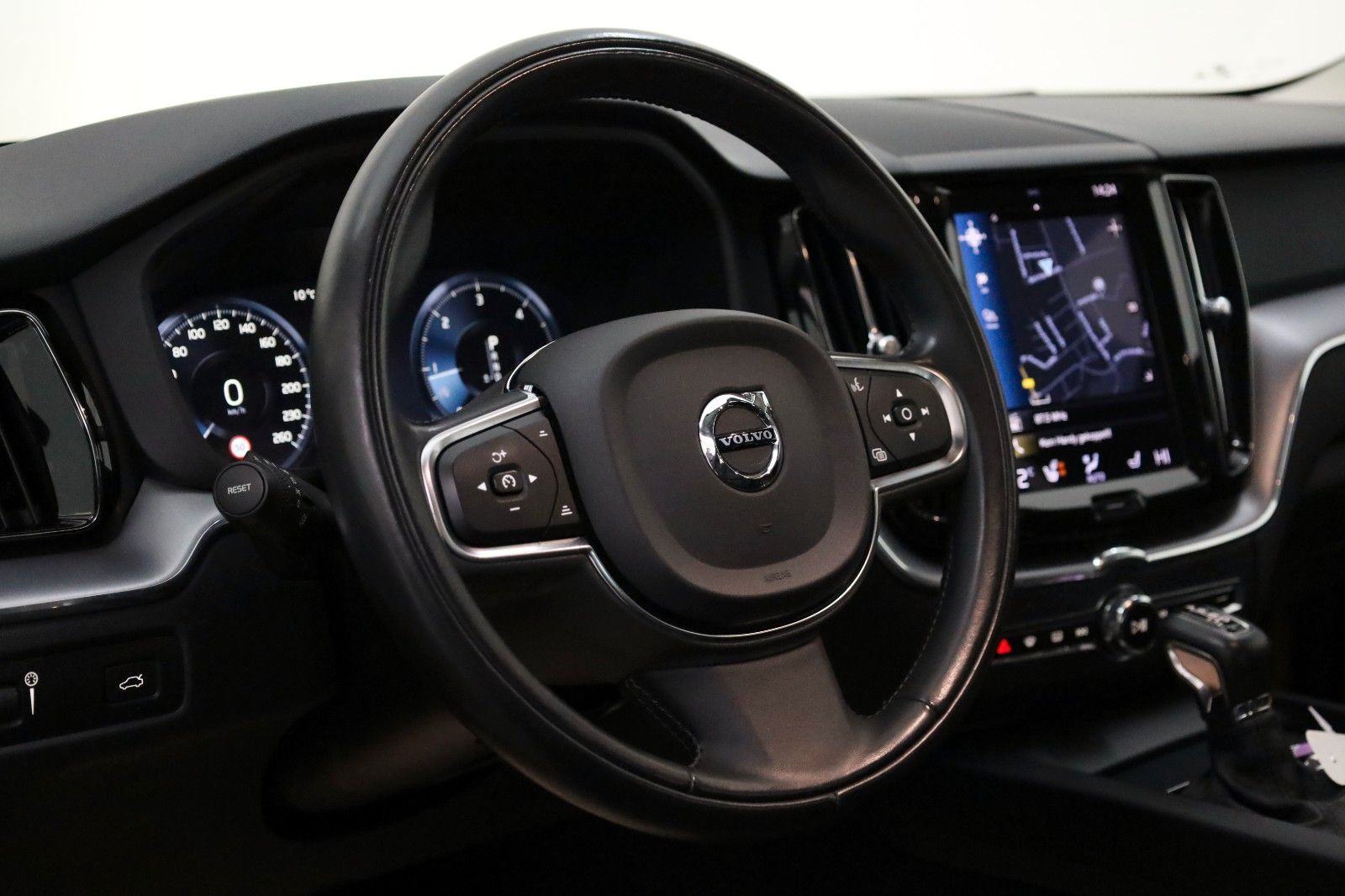 Fahrzeugabbildung Volvo XC60 D4 Momentum Pro,Leder,Navi,LED,SH