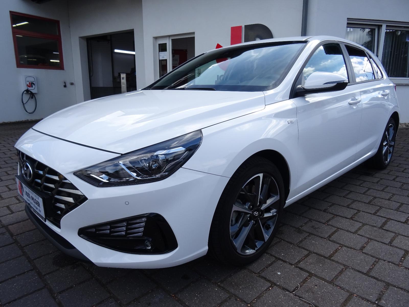 Hyundai i30 DCT Trend MHD SitzHzg Carplay Navi Cam