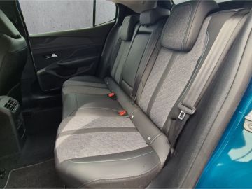 Peugeot 408 - 8