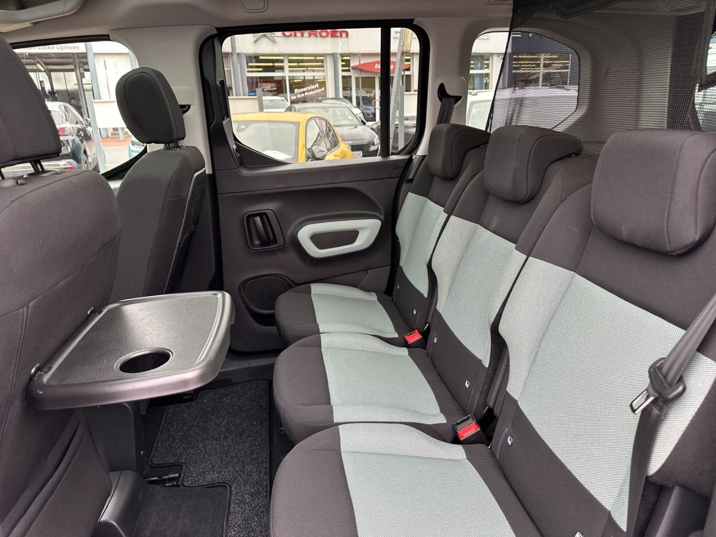 Fahrzeugabbildung Citroën Berlingo 1.2 M PT 130 S&S EAT8 Shine AHK Navi AC