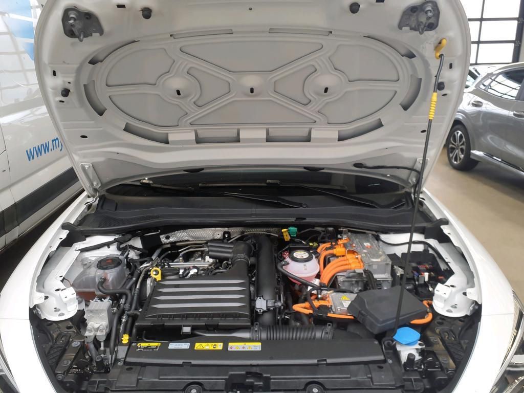 Cupra Leon SP 1.4 TSI e-HYBRID 150kW Pano*Tempo*PDC*SH