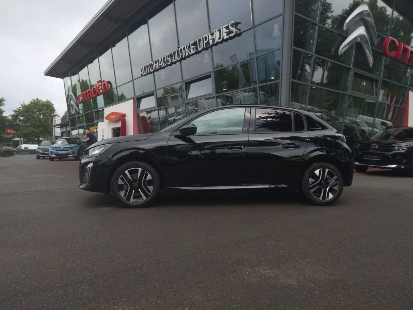 Fahrzeugabbildung Peugeot 208 Allure PureTech 100 Navi 360 Kamera CarPlay