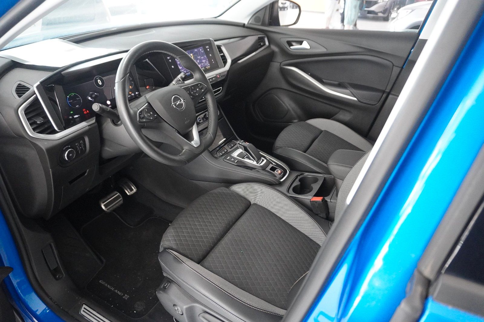 Fahrzeugabbildung Opel Grandland (X) GS SPORT 4HYBRID NAVI/LED/360°/DAB