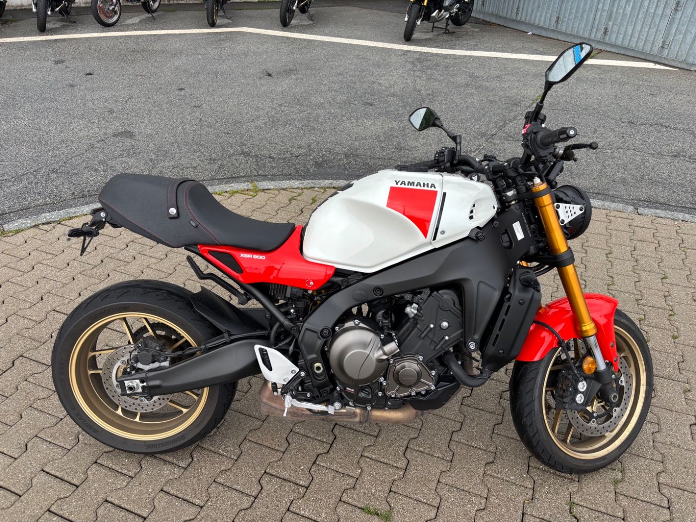 Fahrzeugabbildung Yamaha XSR 900 kurzer Kennzeichenhalter