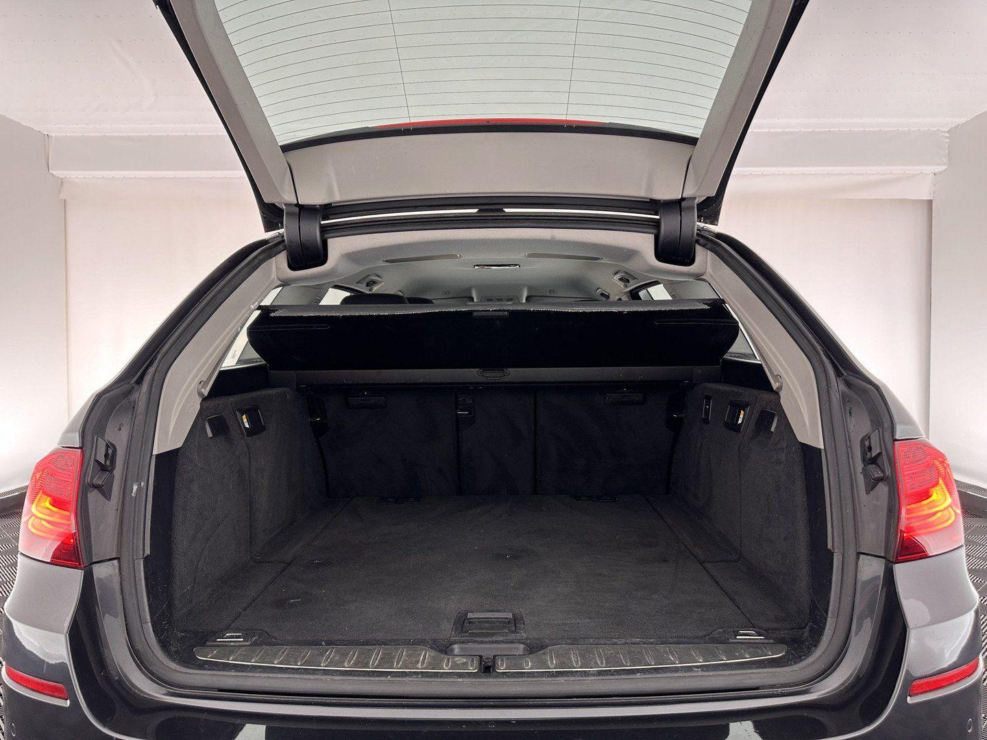 BMW 518 2014 — photo 11