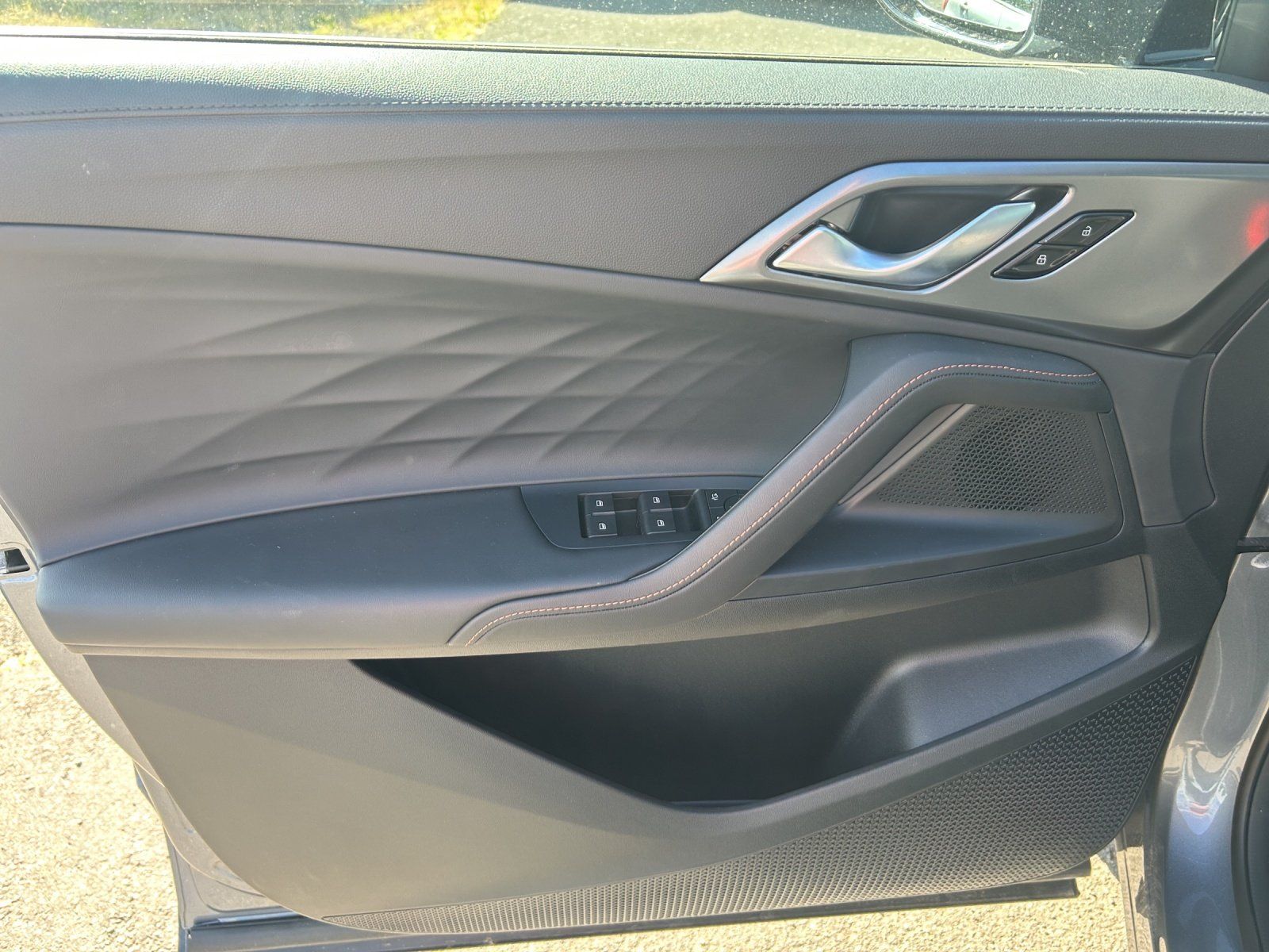 Fahrzeugabbildung MG MG HS Luxury AT