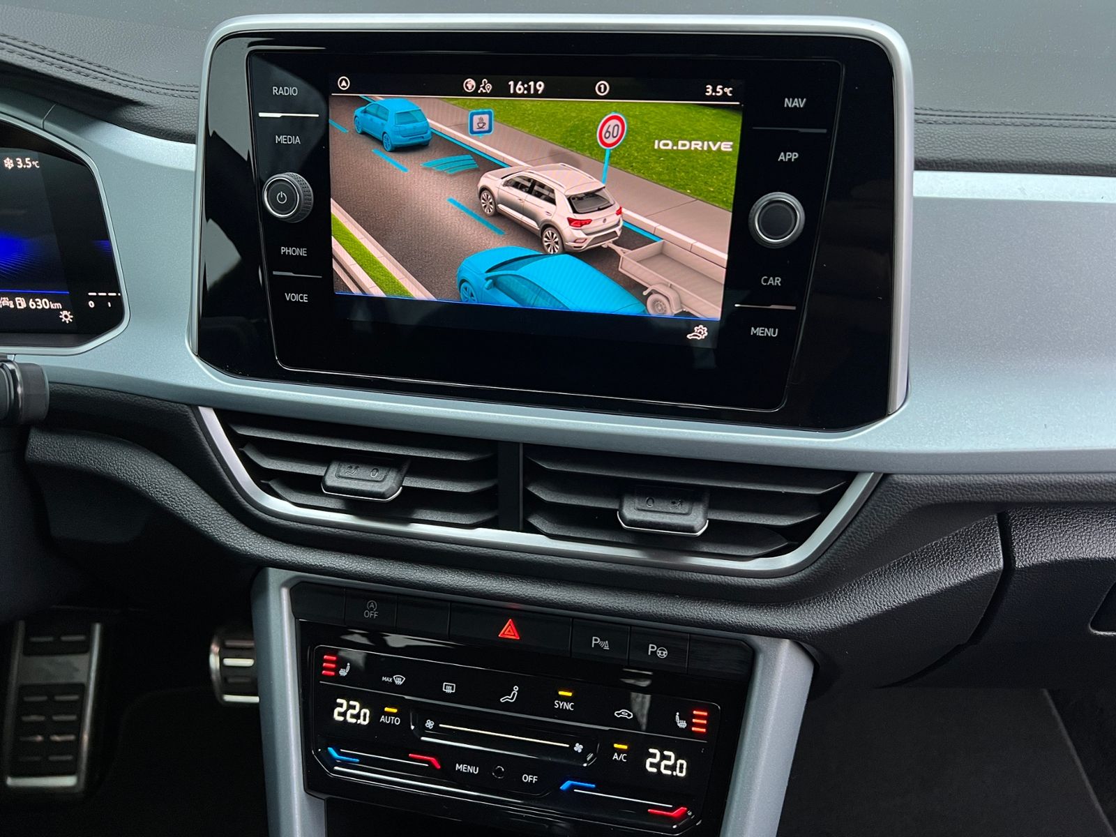 Fahrzeugabbildung Volkswagen T-Roc GOAL 2.0 TDI DSG *AHK, LED, PlusPaket, 18"