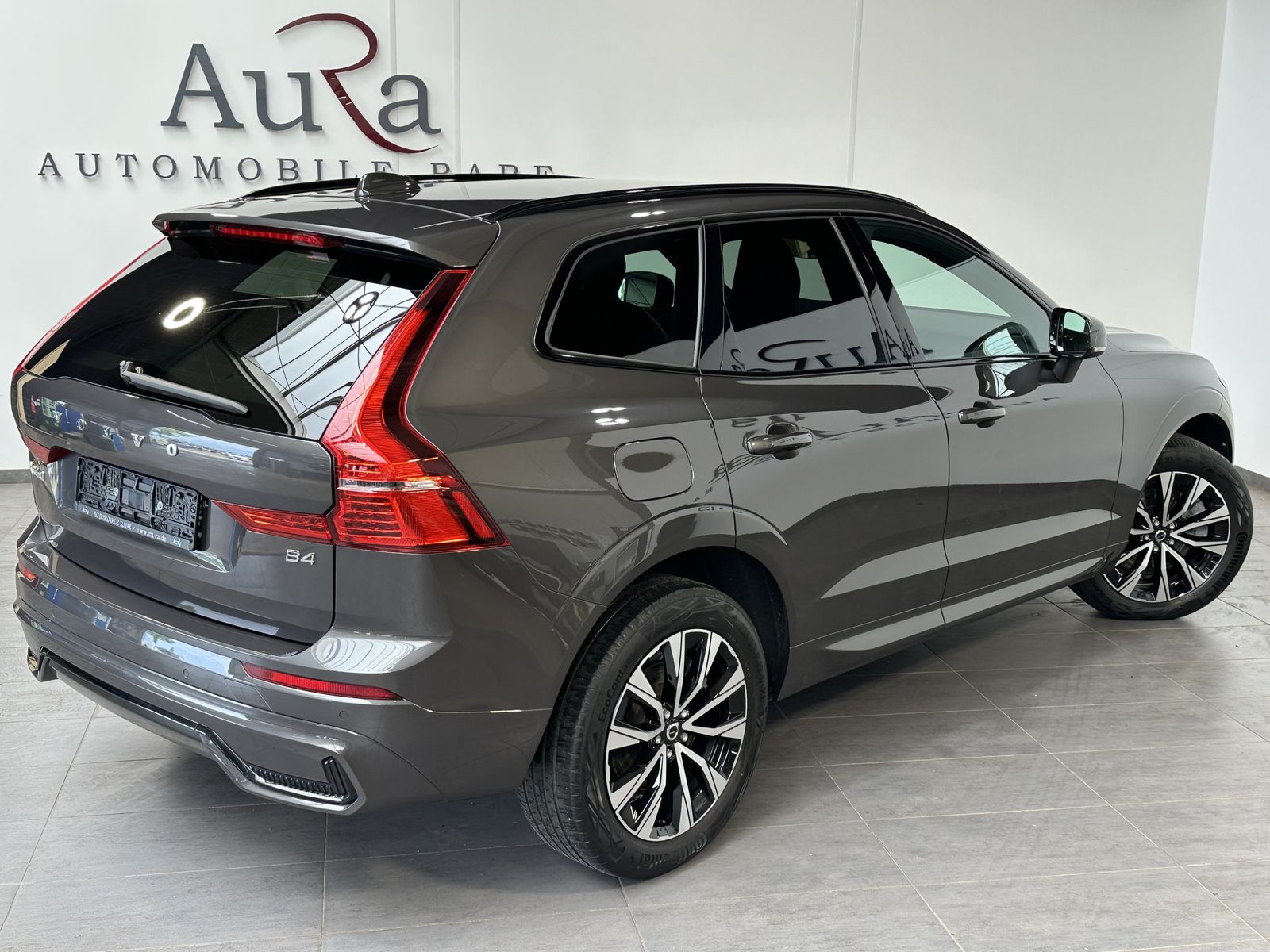 Fahrzeugabbildung Volvo XC60 B4 D Plus Dark NAV+LED+ACC+TOTW+AHK+H&K+1HD