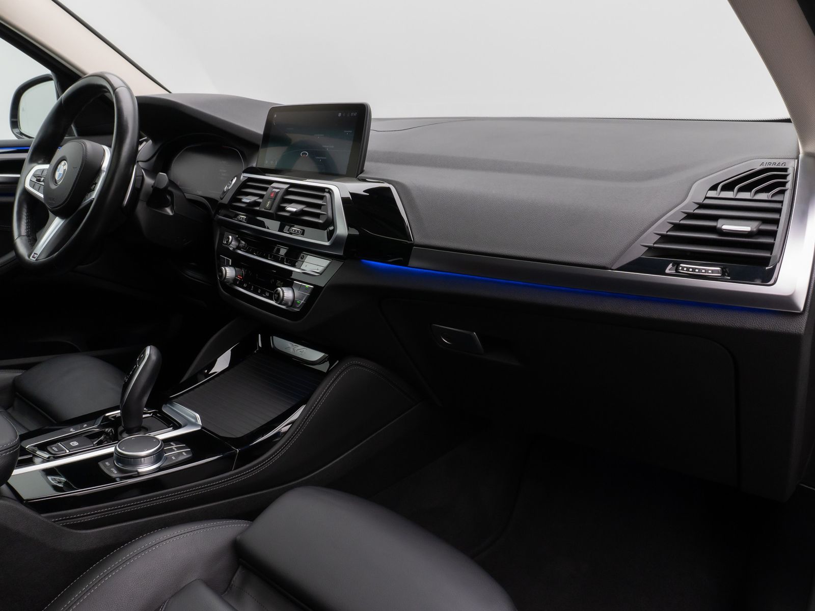 Fahrzeugabbildung BMW X4 xD30i xLine Panorama Kamera HUD DAB HiFi AHK