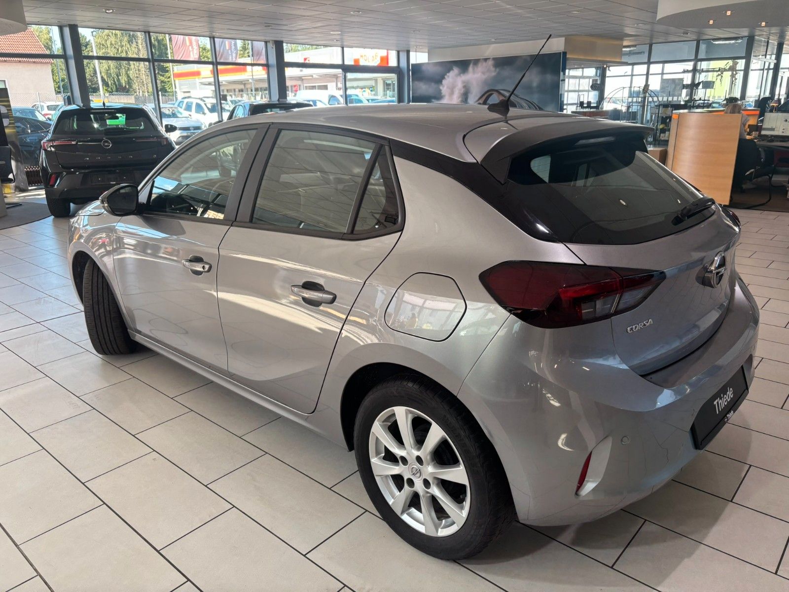 Fahrzeugabbildung Opel Corsa F 1.2 EDITION NAVI/LED/TEMP/PDC/SPORT/DAB+