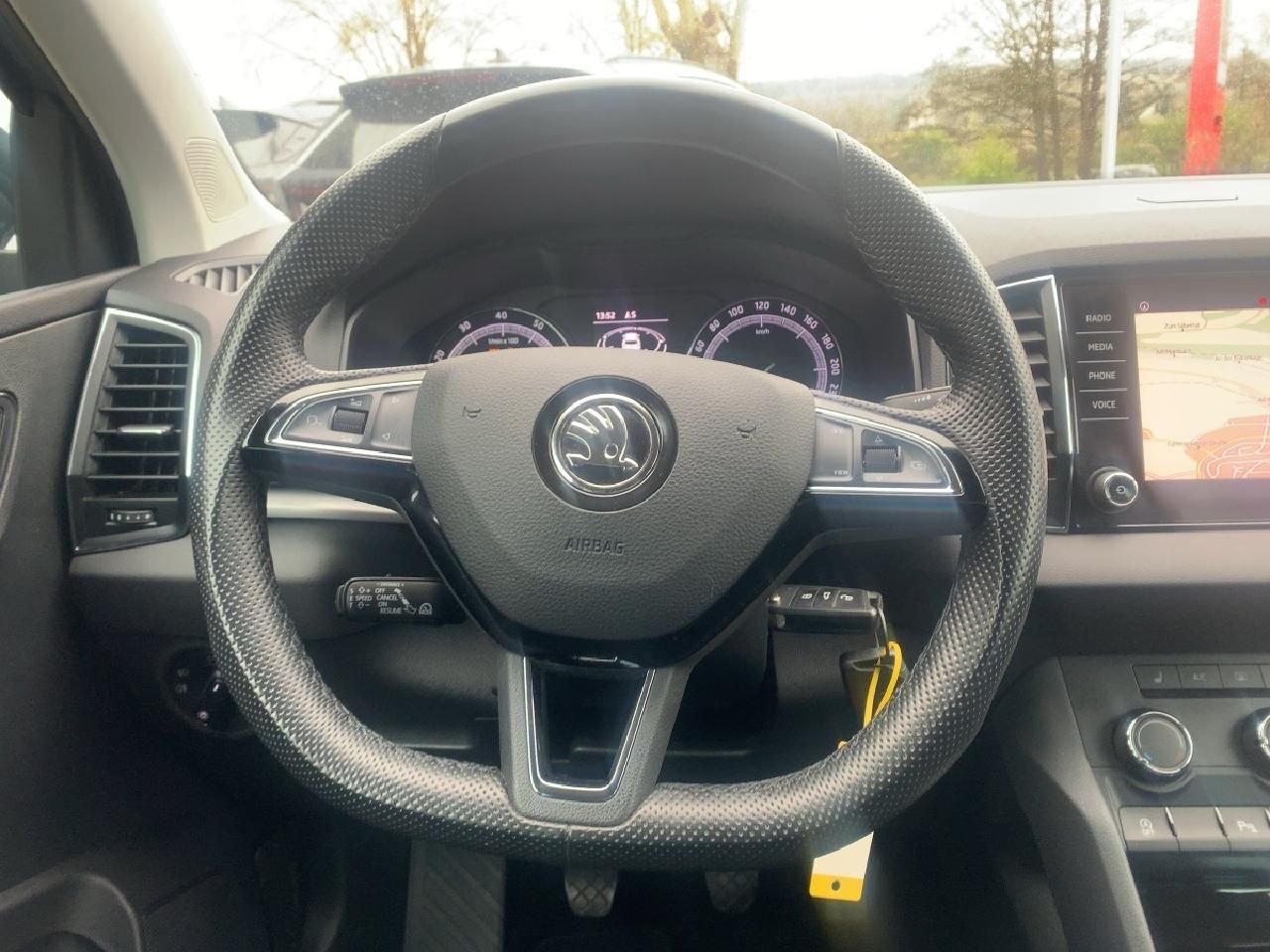 Fahrzeugabbildung SKODA Karoq Ambition Navi* SHZ* Tempomat*